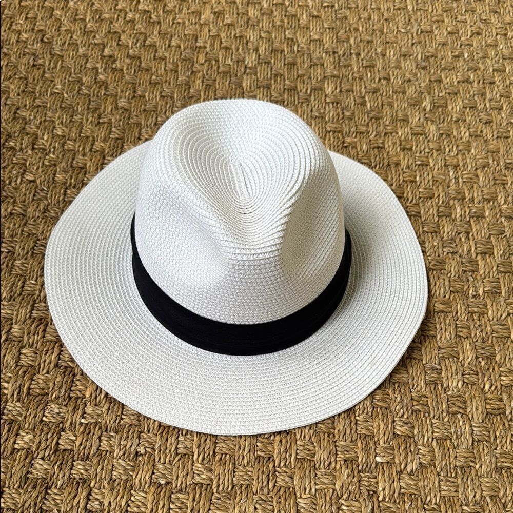 Stylish White Fedora Hat with Black Band, Adjustable Inside Band Great Condition